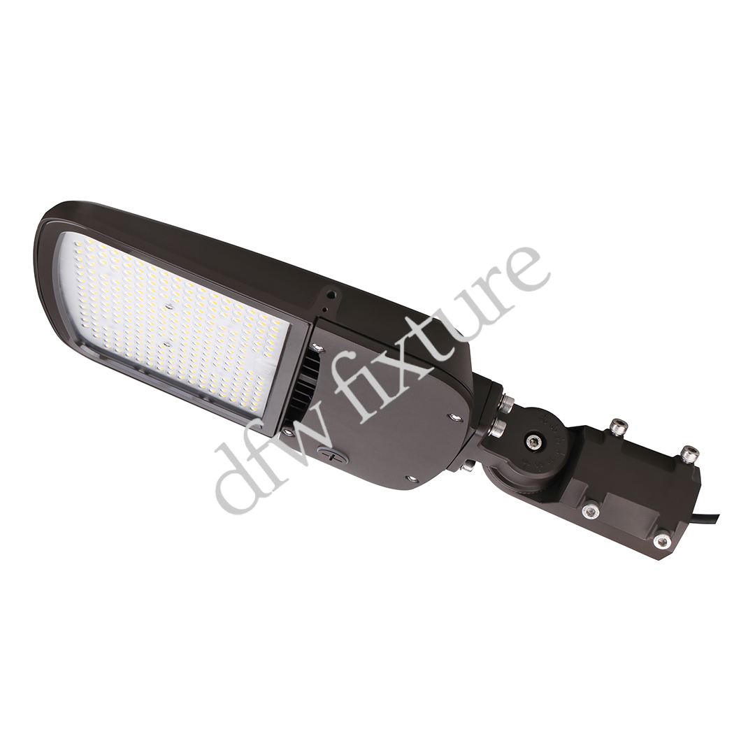 POLE LIGHT - 150W - Image 6